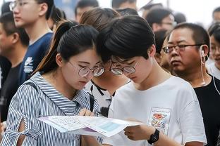 制霸天空的C罗，足球场上的乔丹，人品和球技的典范！